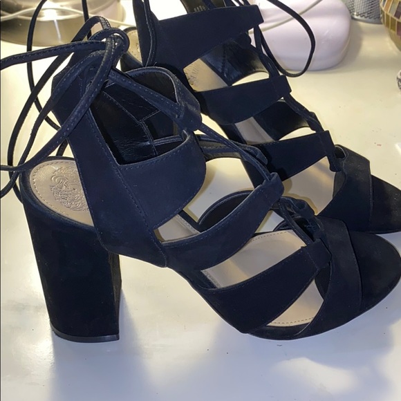 Strapped heels - Picture 3 of 3